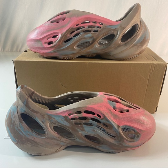 Yeezy Foam RNR MX Sand Size 9 NEW In Box - Picture 3 of 9